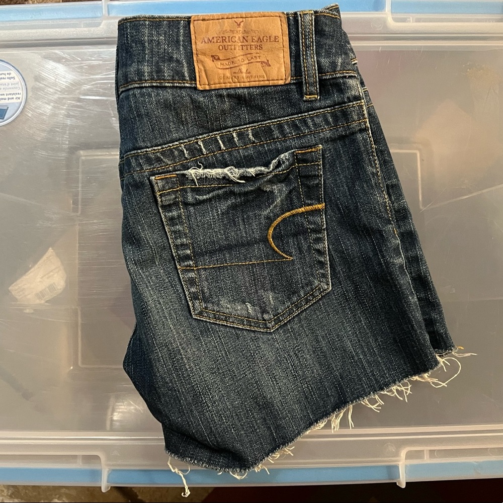 American Eagle Jeans Frayed Shorts Sz 2